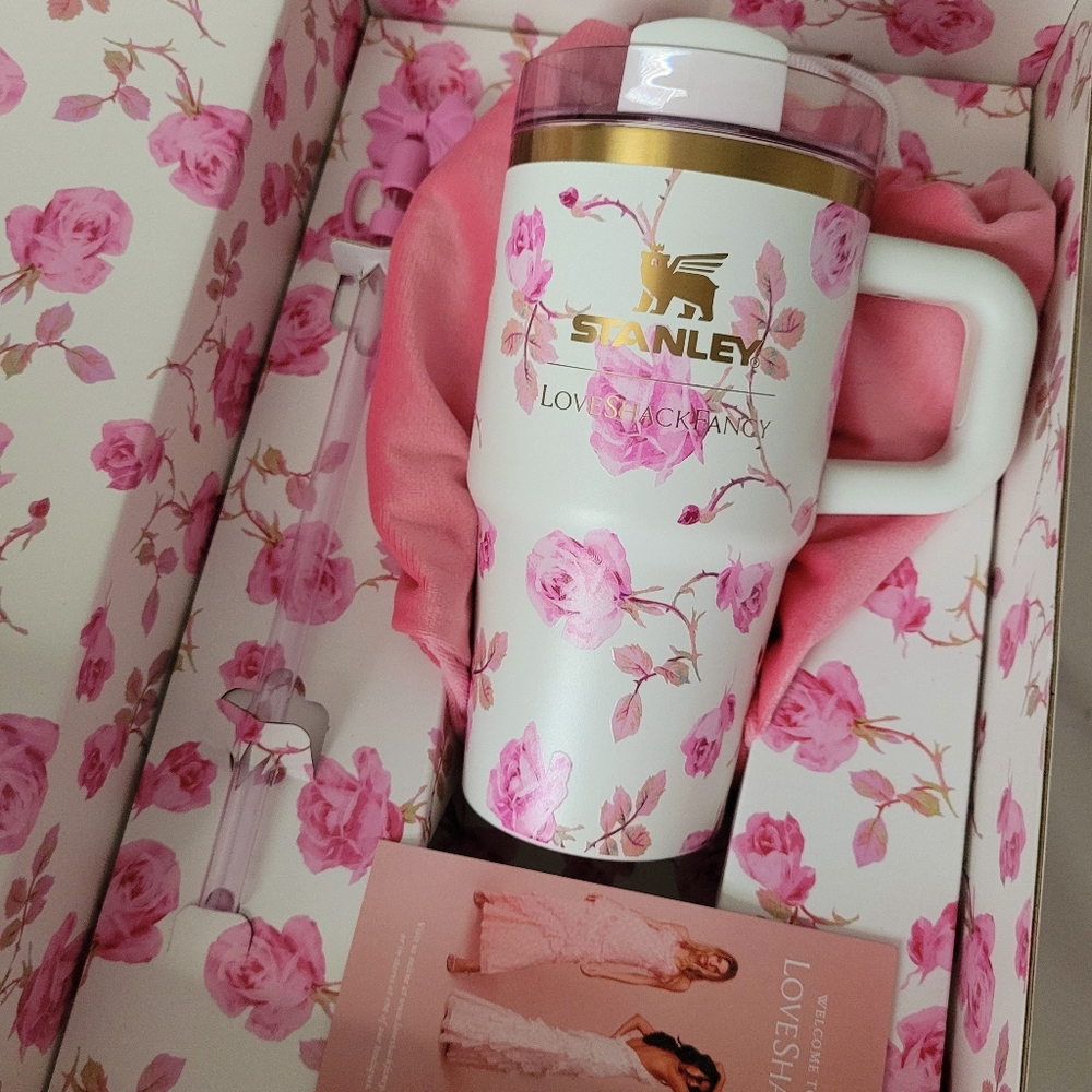 Stanley x LoveShackFancy 20oz Ribbon Rosa - Picture 9 of 9